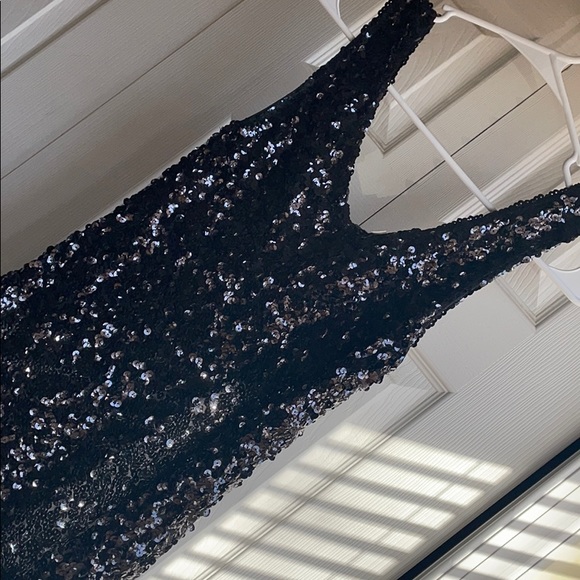 Sequins Black Sleeveless Dress - Picture 2 of 2
